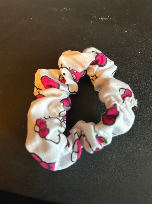 apple HK small scrunchie